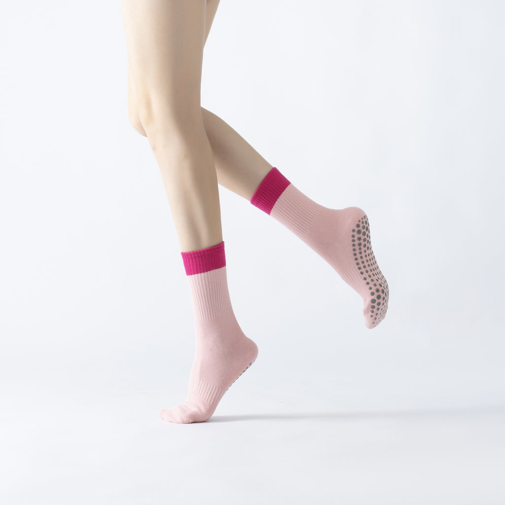 New autumn and winter two-color stitching yoga socks light-colored Pilates socks fitness non-slip breathable perspiration all-match four seasons