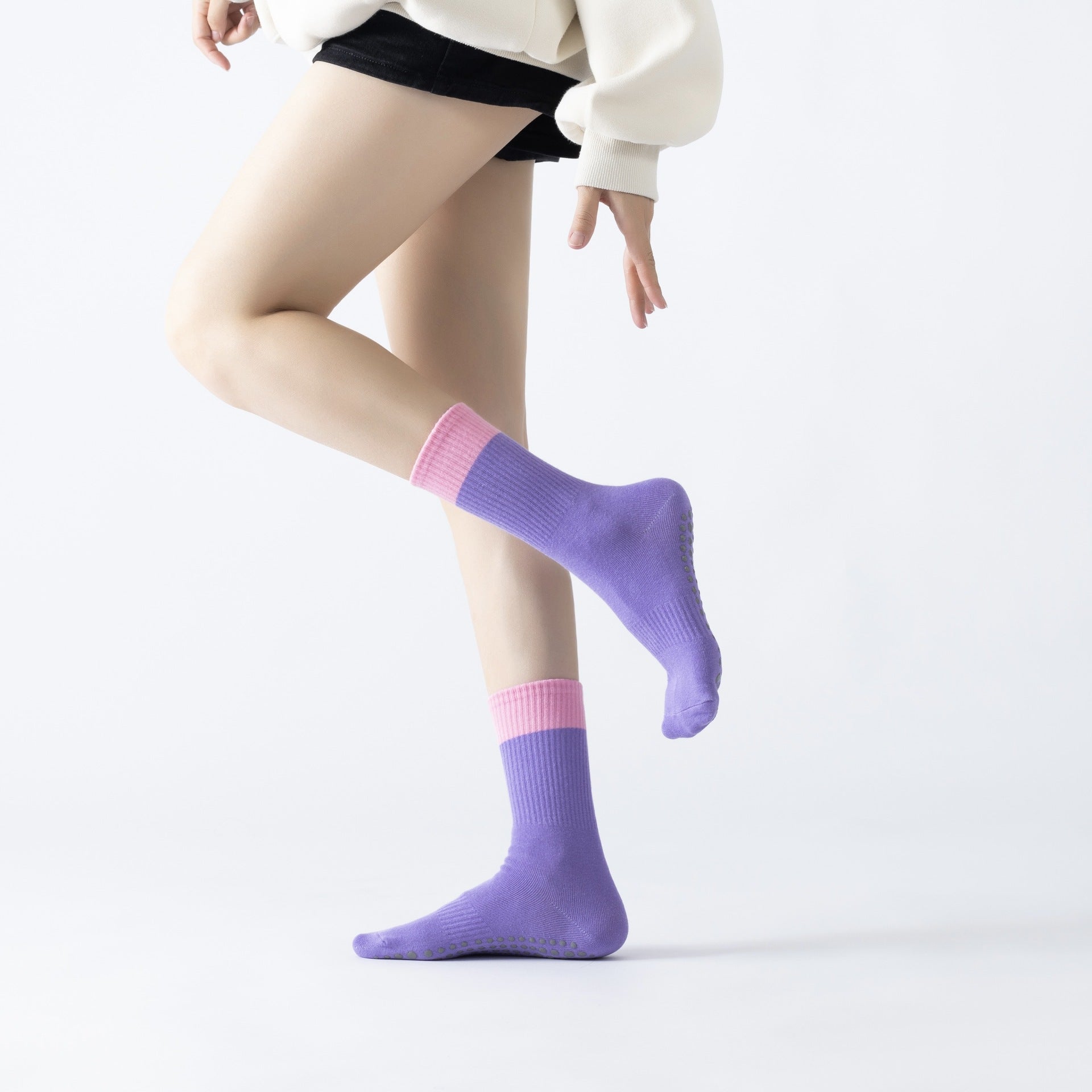 New autumn and winter two-color stitching yoga socks light-colored Pilates socks fitness non-slip breathable perspiration all-match four seasons
